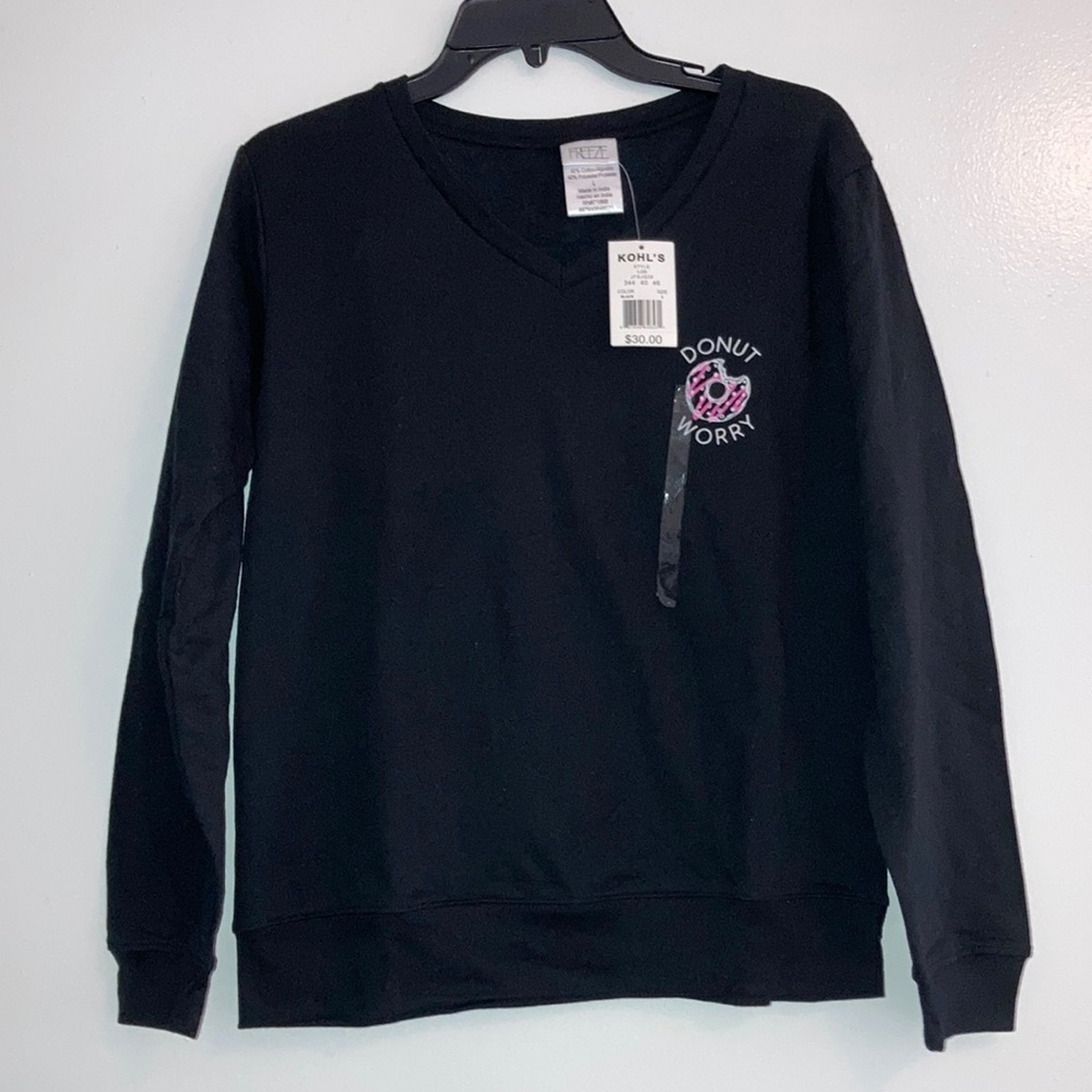 NWT!! Juniors Graphic Black Sweatshirt “Donut🍩Worry” V Neck Large Long Sleeve